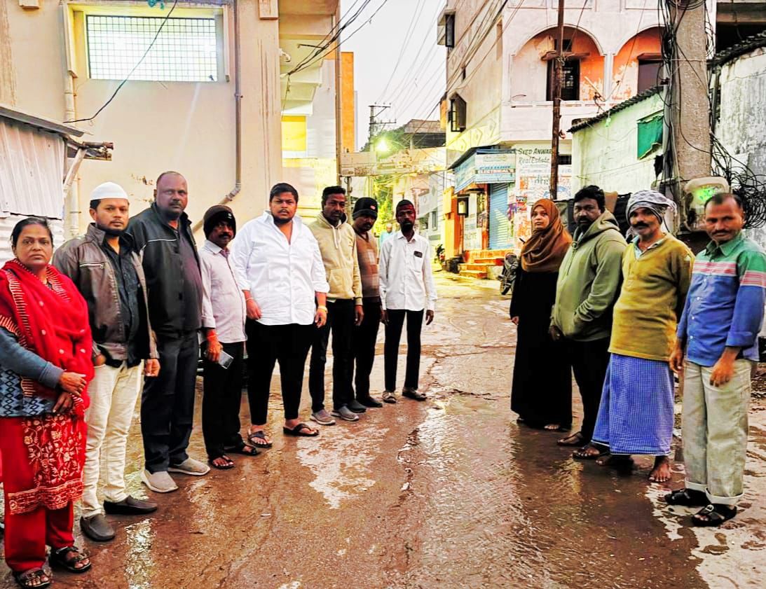 మల్లాపూర్ పఠాన్ బస్తీలో ‘బస్తీ బాట’ కార్యక్రమం