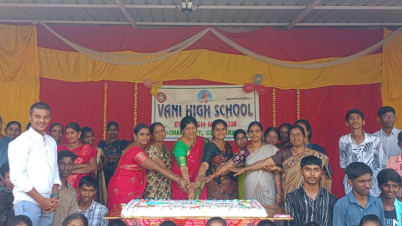 ఘనంగా వాణి హైస్కూల్లో నూతన సంవత్సర వేడుకలు