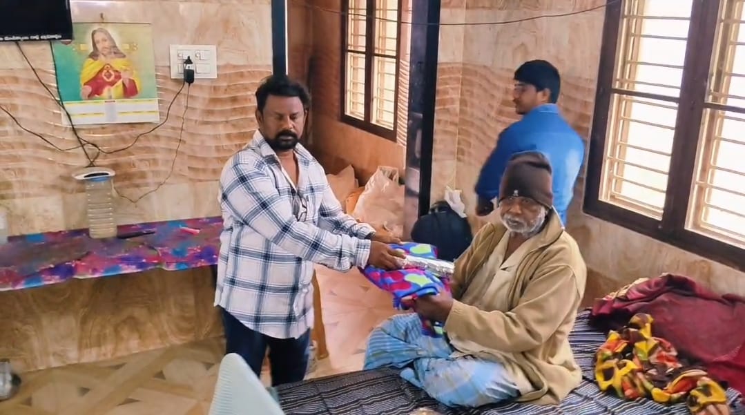జనావళి వృద్ధాశ్రమంలో వృద్ధులకు దుప్పట్లో పంపిణీ