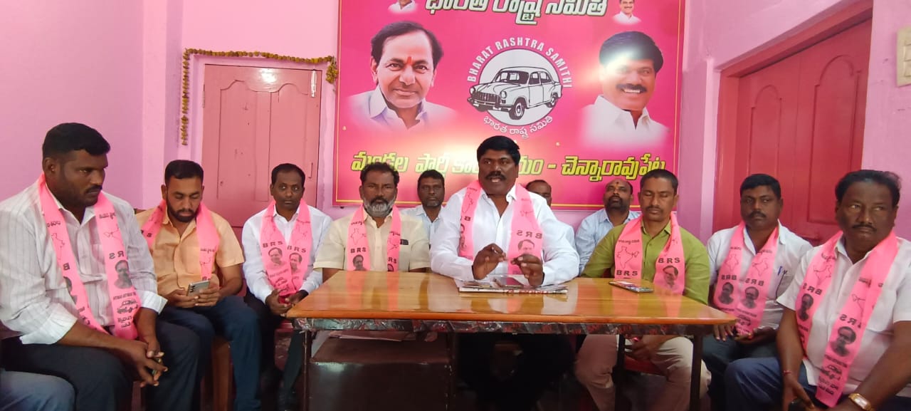 అధికార పార్టీ అండతో అక్రమ కేసులు బనాయించడం పద్ధతి కాదు