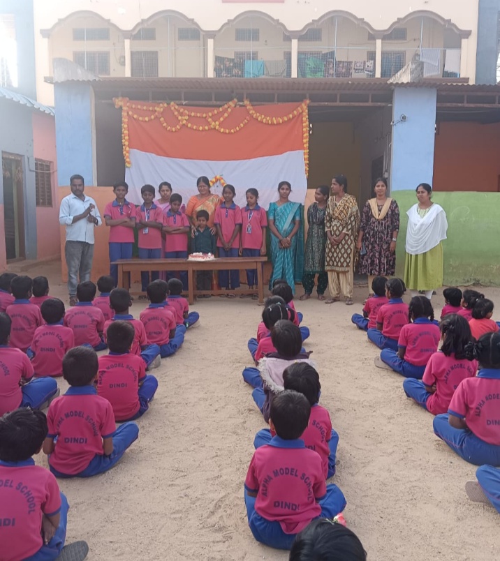 ఆల్ఫా మోడల్ పాఠశాలలో ముందస్తు నూతన సంవత్సర దినోత్సవ వేడుకలు