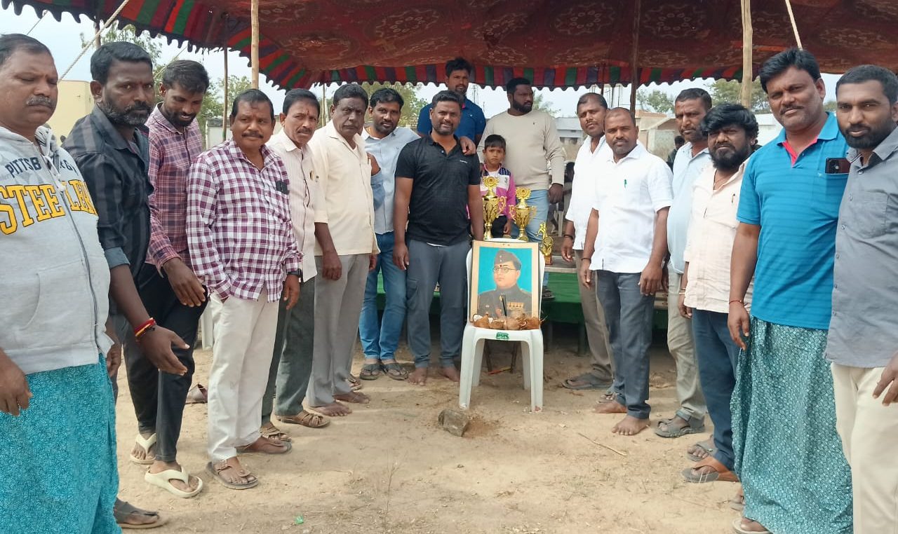 లట్టుపల్లి గ్రామంలో బిజినపల్లి మండలం స్థాయి క్రికెట్ టోర్నమెంట్ ప్రారంభం