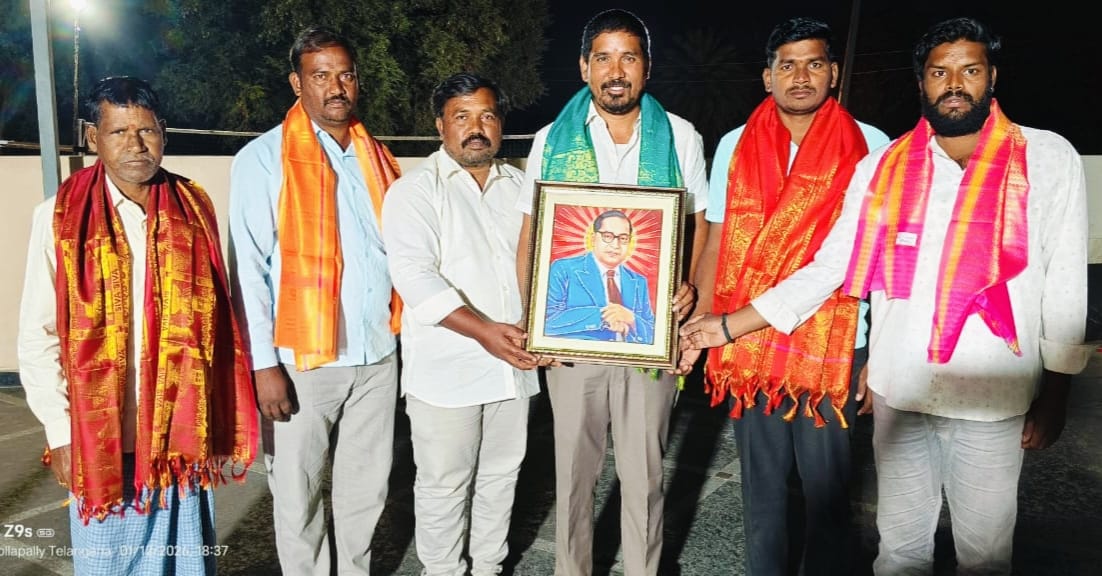 గొల్లపల్లి గ్రామపంచాయతీ సర్పంచ్ మరియు ఉప సర్పంచ్ వార్డు సభ్యులను ఘనంగా సన్మానించిన సామ్రాట్ గోవర్ధన్ సివిల్ సప్లై విజిలెన్స్ మానిటరింగ్ కమిటీ సంగారెడ్డి జిల్లా డైరెక్టర్