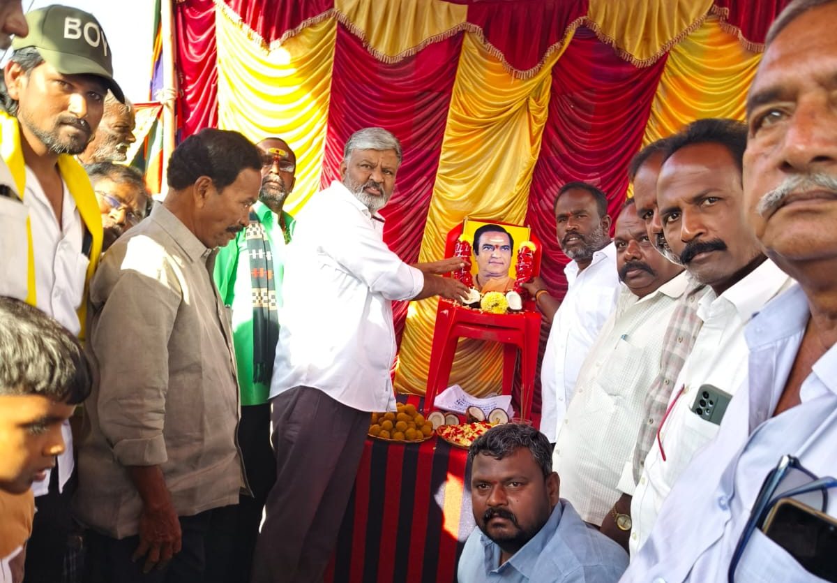 యుగ పురుషుడు స్వర్గీయ అన్న నందమూరి తారక రామారావు కి నివాళులు అర్పించిన చల్లా బాబురెడ్డి