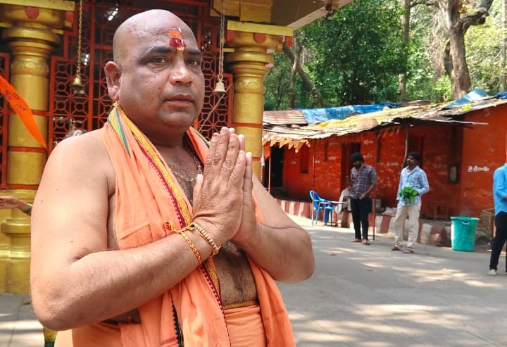 తిరుమల తిరుపతి దేవస్థానంలో ని జపళి లో హనుమానుదీక్ష మాల స్వీకరణ