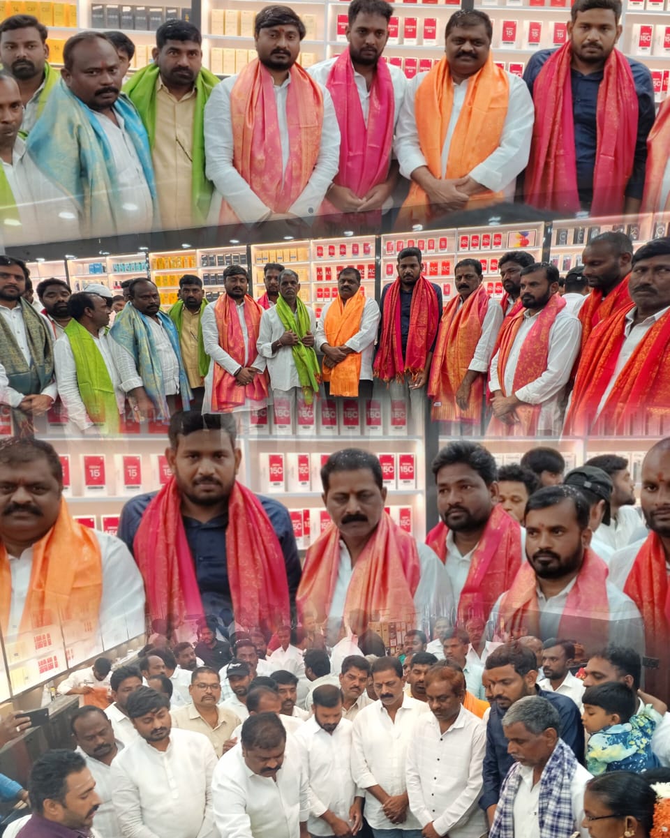 చేగుంటలో ఎస్ వి మొబైల్స్ నీ ఓపెనింగ్ చేసిన చెరుకు శ్రీనివాస్ రెడ్డి