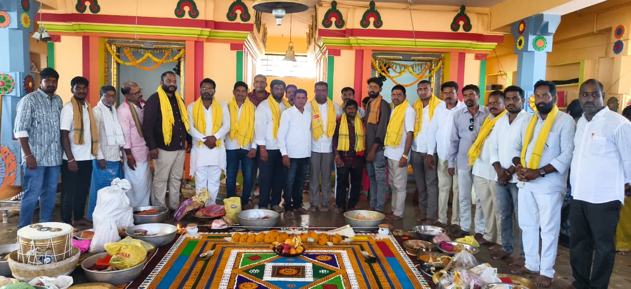 శాతరాజుపల్లి బీరప్ప పట్నాలలో పాల్గొన్న బిజెపి జిల్లా అధ్యక్షులు గోపి పట్టణ అధ్యక్షులు రాపెల్లి శ్రీధర్