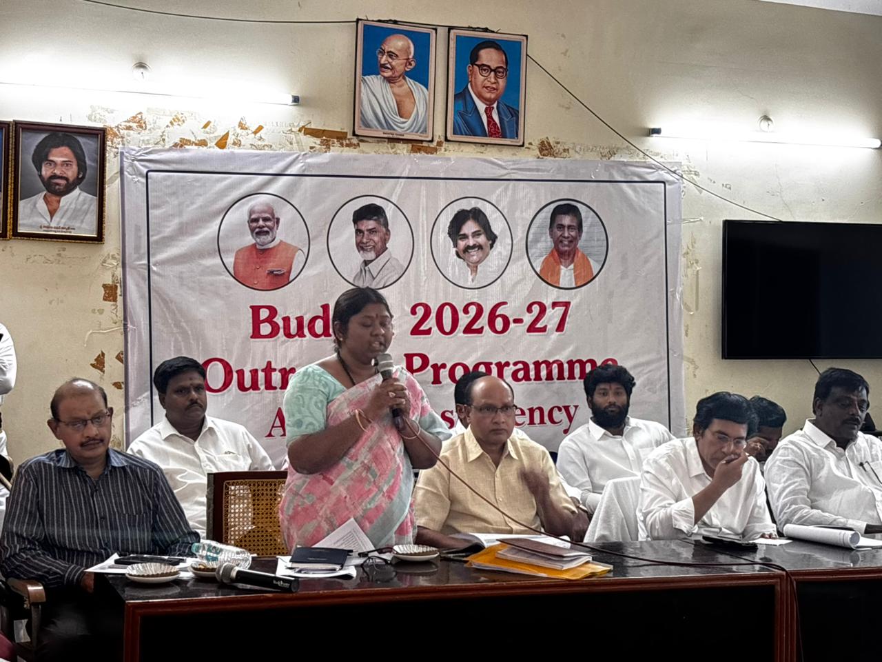 సబ్ కలెక్టర్ ఆధ్వర్యంలో2026- 2027 నిర్వహించిన బడ్జెట్.