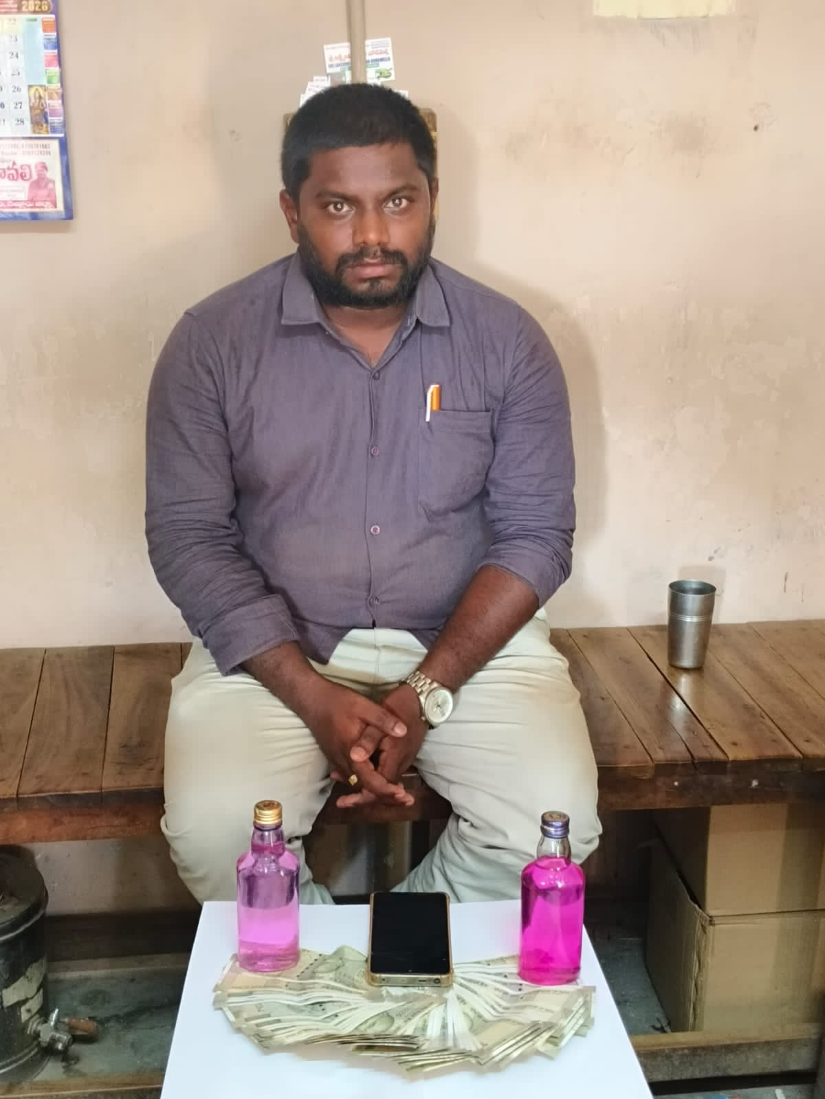 లంచం తీసుకుంటూ ఏసీబీకి పట్టుబడ్డ వీఆర్వో అరెస్టు