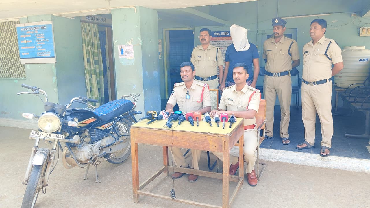 అనుమానంతో భార్యను చంపిన భర్త అరెస్టు